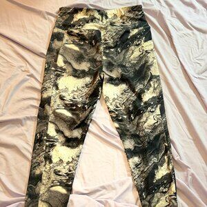 Zone Pro brand Black and White Marbled Spandex Leggings SIZE LARGE